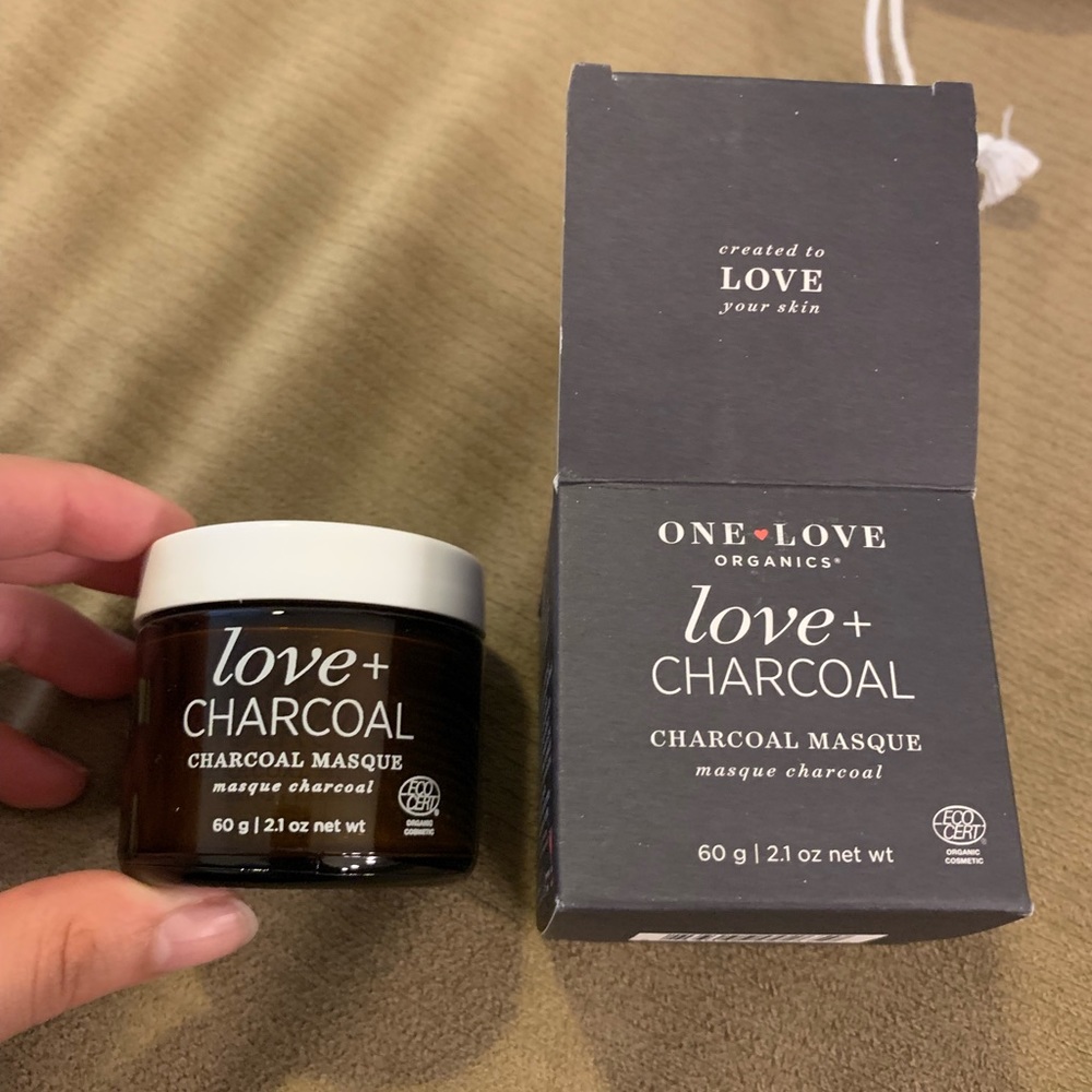 One love charcoal masque